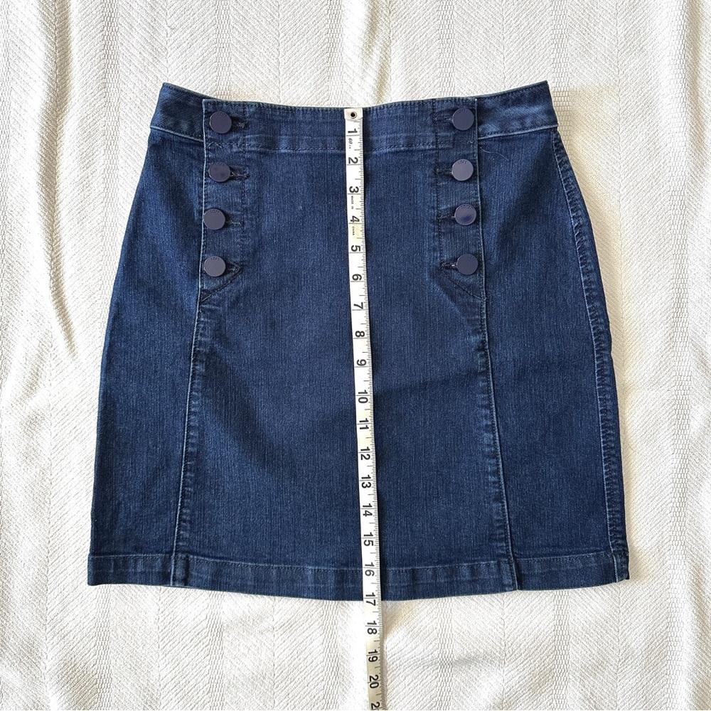 LOFT denim button-accent skirt